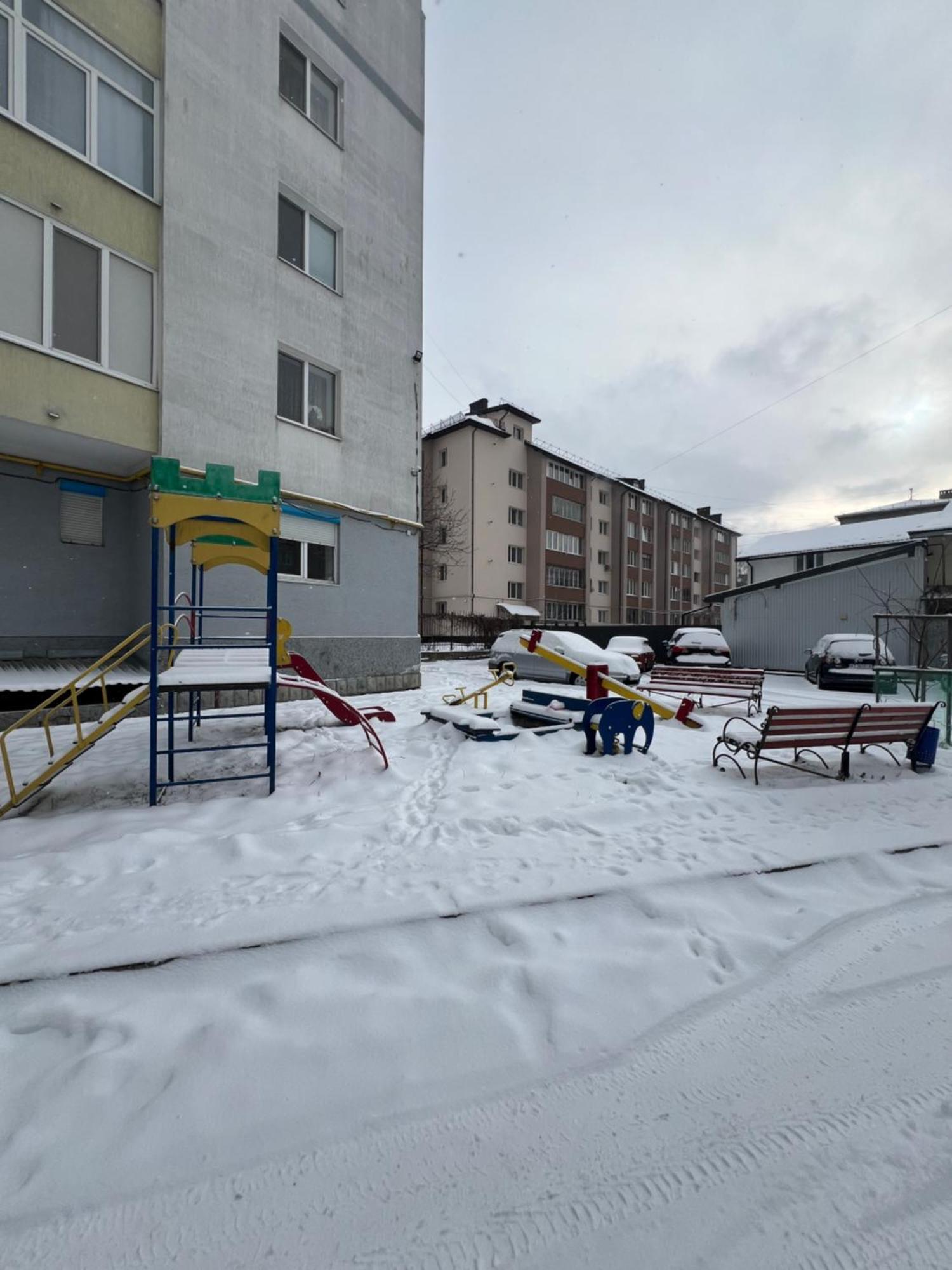 Bulvar Ивано-Франковск Экстерьер фото